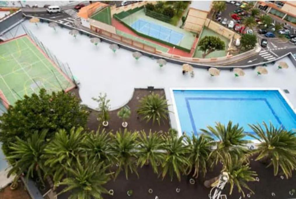Apartamento En 坎德拉里亚 外观 照片